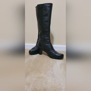 La Canadienne Women's Black Boots Size 8